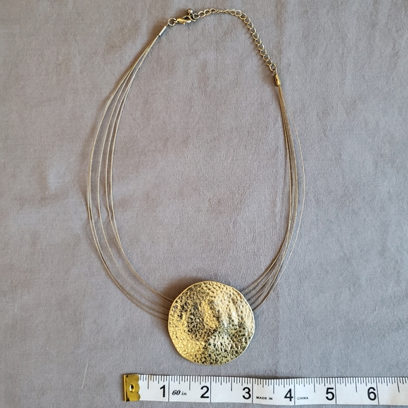 Gold tone necklace - Picture 2 of 2